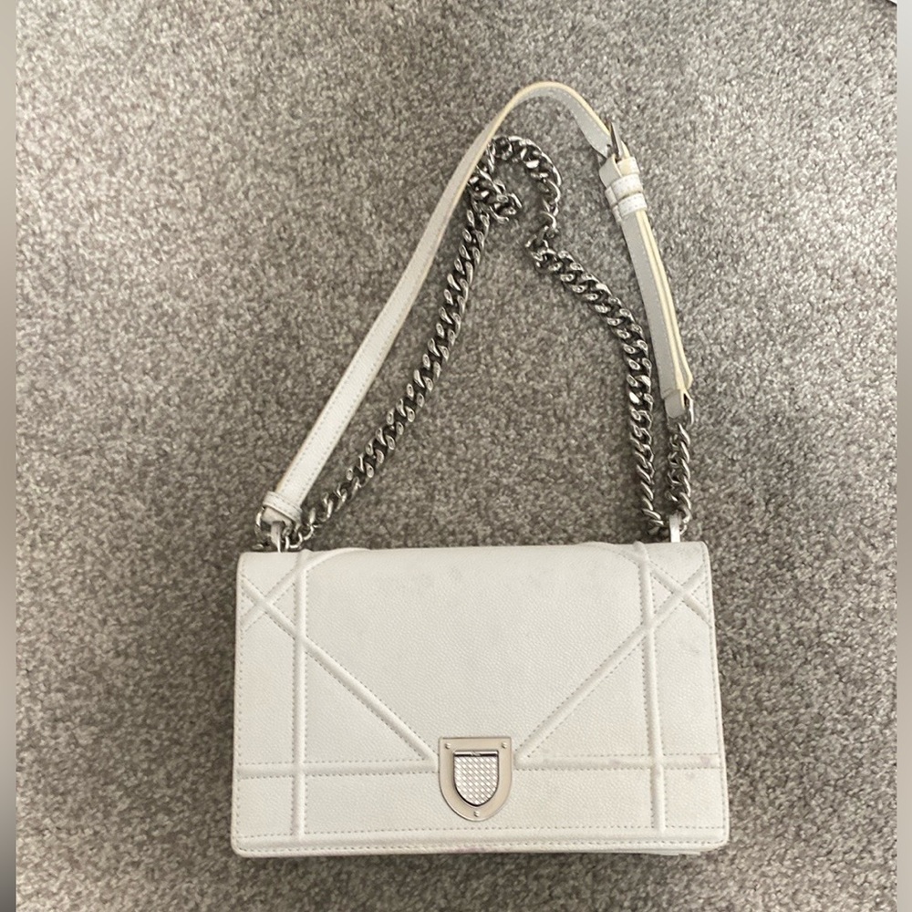 25cm 2.55 cd lady white genuine leather embossed chain handbag